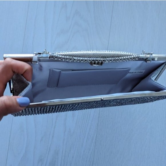Brand New Top Clasp Silver Crystal Clutch with 2 chain options - Picture 5 of 5